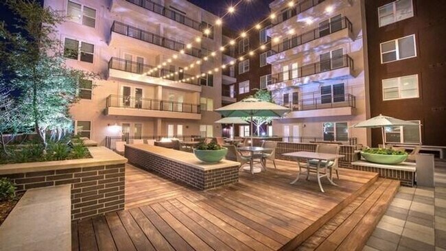 Building Photo - 4131 McKinney Ave