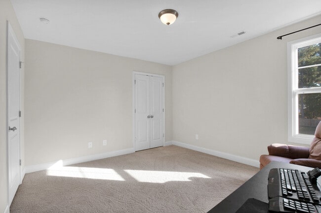 Building Photo - 245 Lonesome Glory Dr