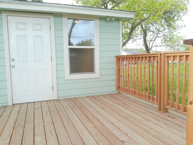 Building Photo - 306 Allison Dr