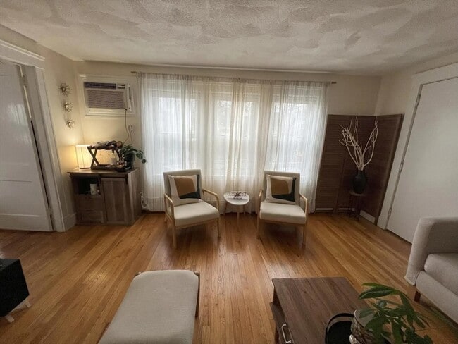 Building Photo - 1145 Boylston St