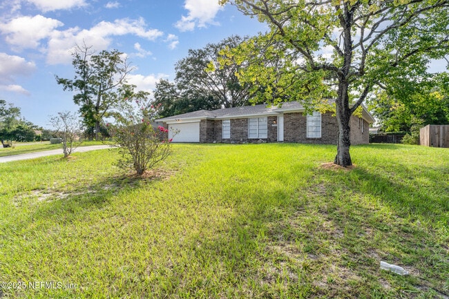 Building Photo - 2805 Stagecoach Dr