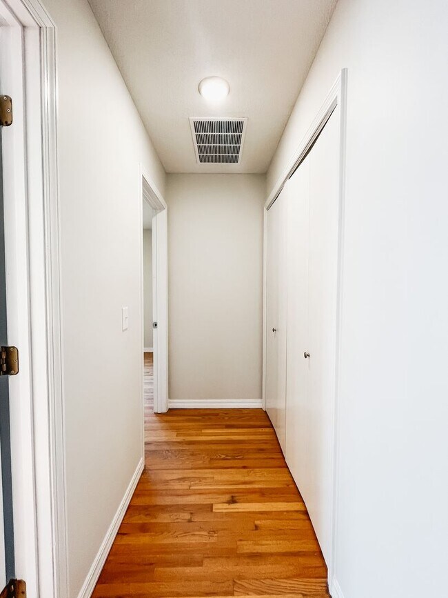 Building Photo - Southwest Springfield - Kickapoo High