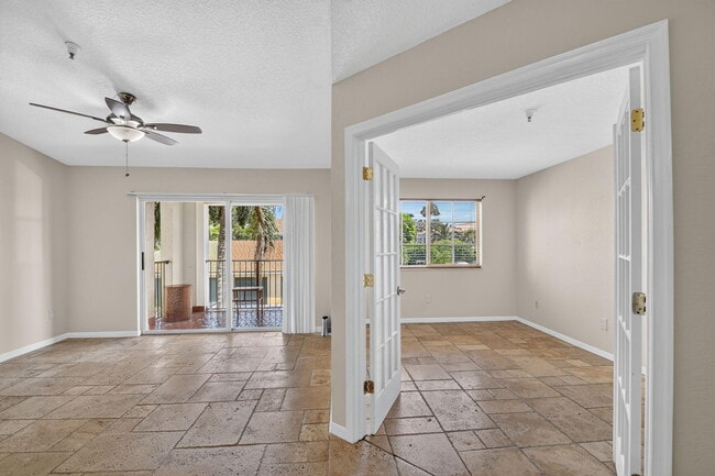 Building Photo - 160 Yacht Club Way