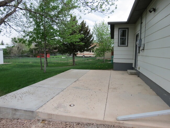 Building Photo - 3 BEDROOM | 2 BATH | SPACIOUS RAPID VALLEY...