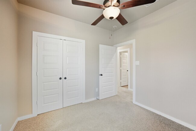 Building Photo - 9709 Grosbeak Ln