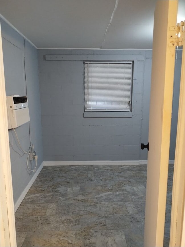 Building Photo - 1 bed / 1 bath - $750
