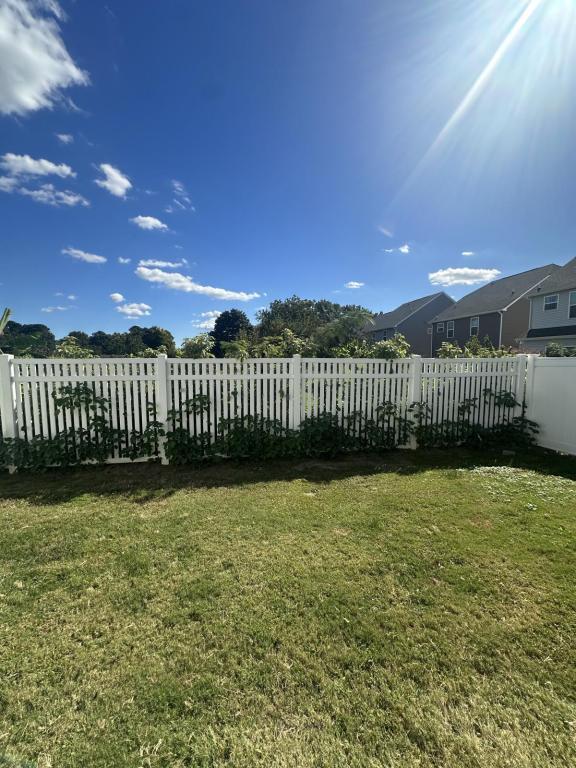 Building Photo - 724 Hezekiah Little Dr