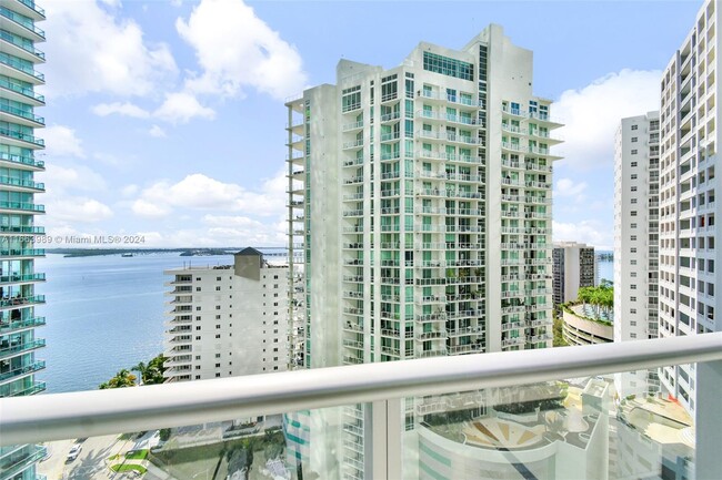 Building Photo - 1300 Brickell Bay Dr