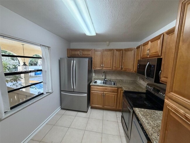 Building Photo - 138 S Cypress Rd