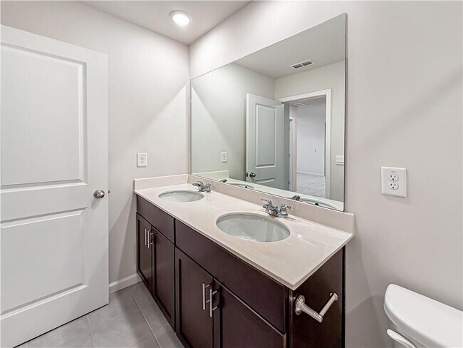 Building Photo - 5836 Hackberry Ln