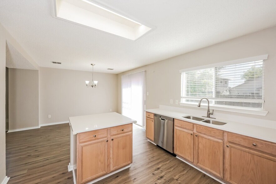 Building Photo - 10129 Chapel Glen Ter