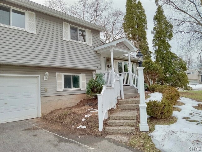 Building Photo - 2 Ilex Ln