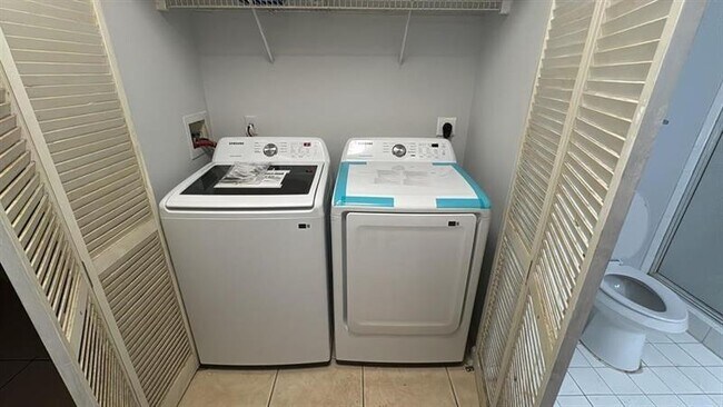 Building Photo - 4808 N State Rd 7