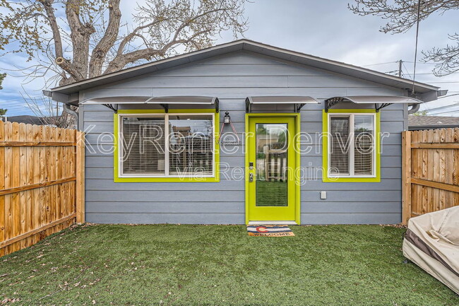 Building Photo - 2075 Iris St