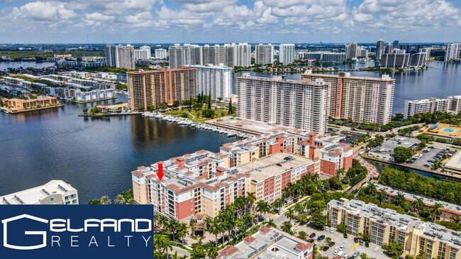 Building Photo - 17100 N Bay Rd