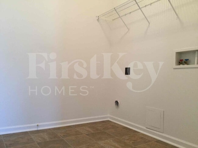 Building Photo - 1020 Brook Valley Run