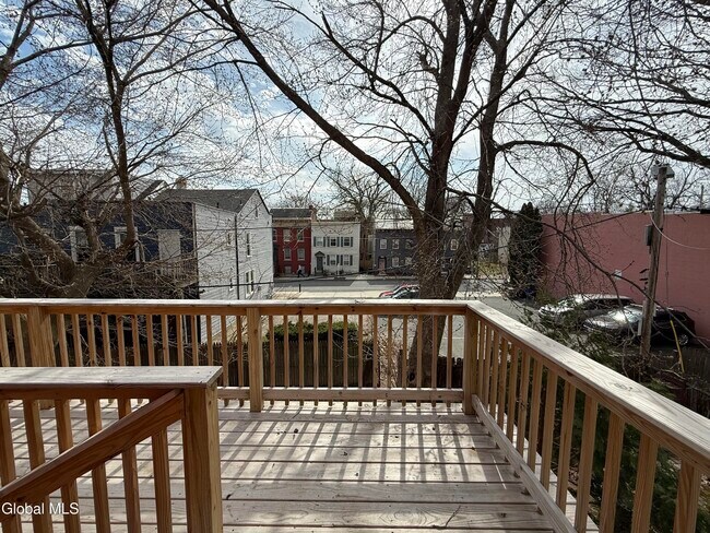 Building Photo - 346 Madison Ave