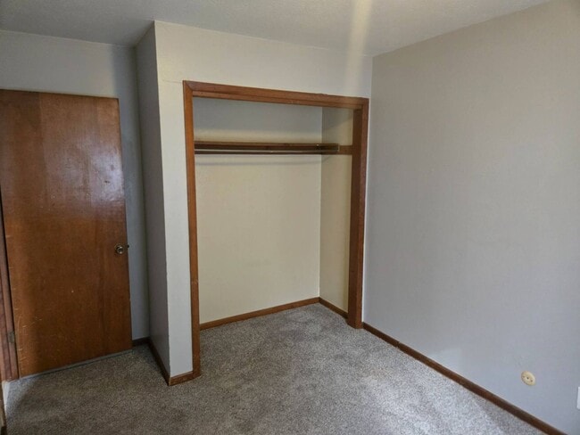 Building Photo - 2264 5th St SW