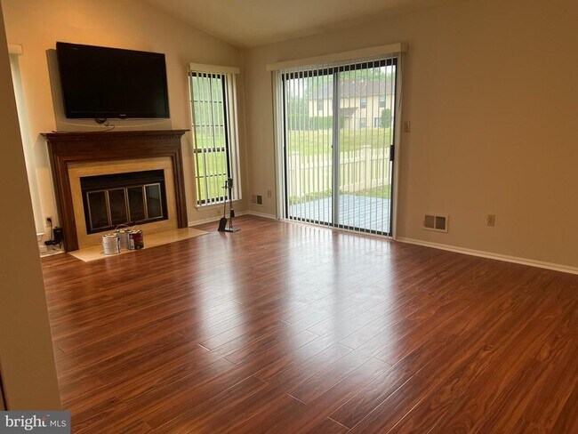 Building Photo - 17 Banbury Ct