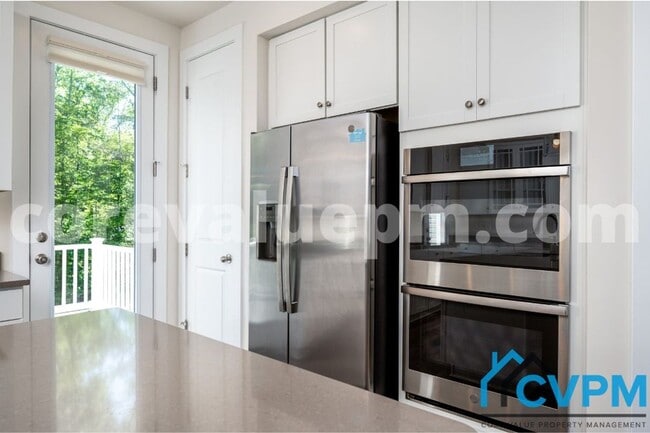 Building Photo - 2542 Buckthorn Dr