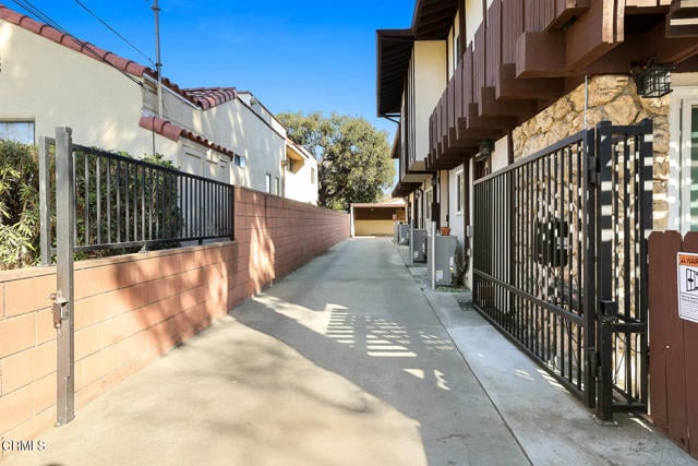 Building Photo - 80 S Sunnyslope Ave