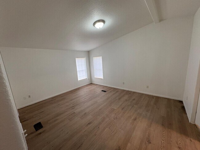 Building Photo - 399 Senger Rd
