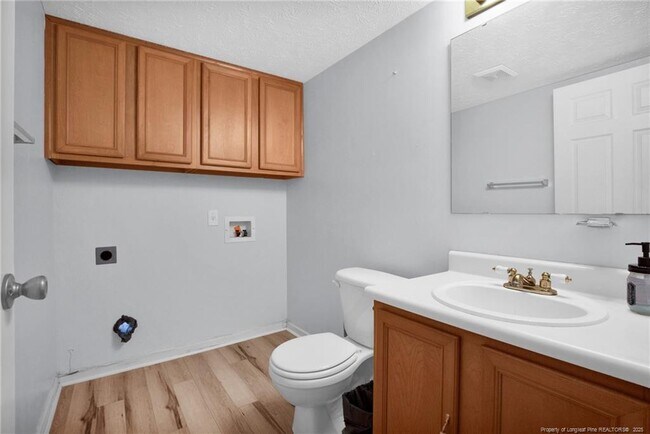 Building Photo - 833 Wigwam Dr
