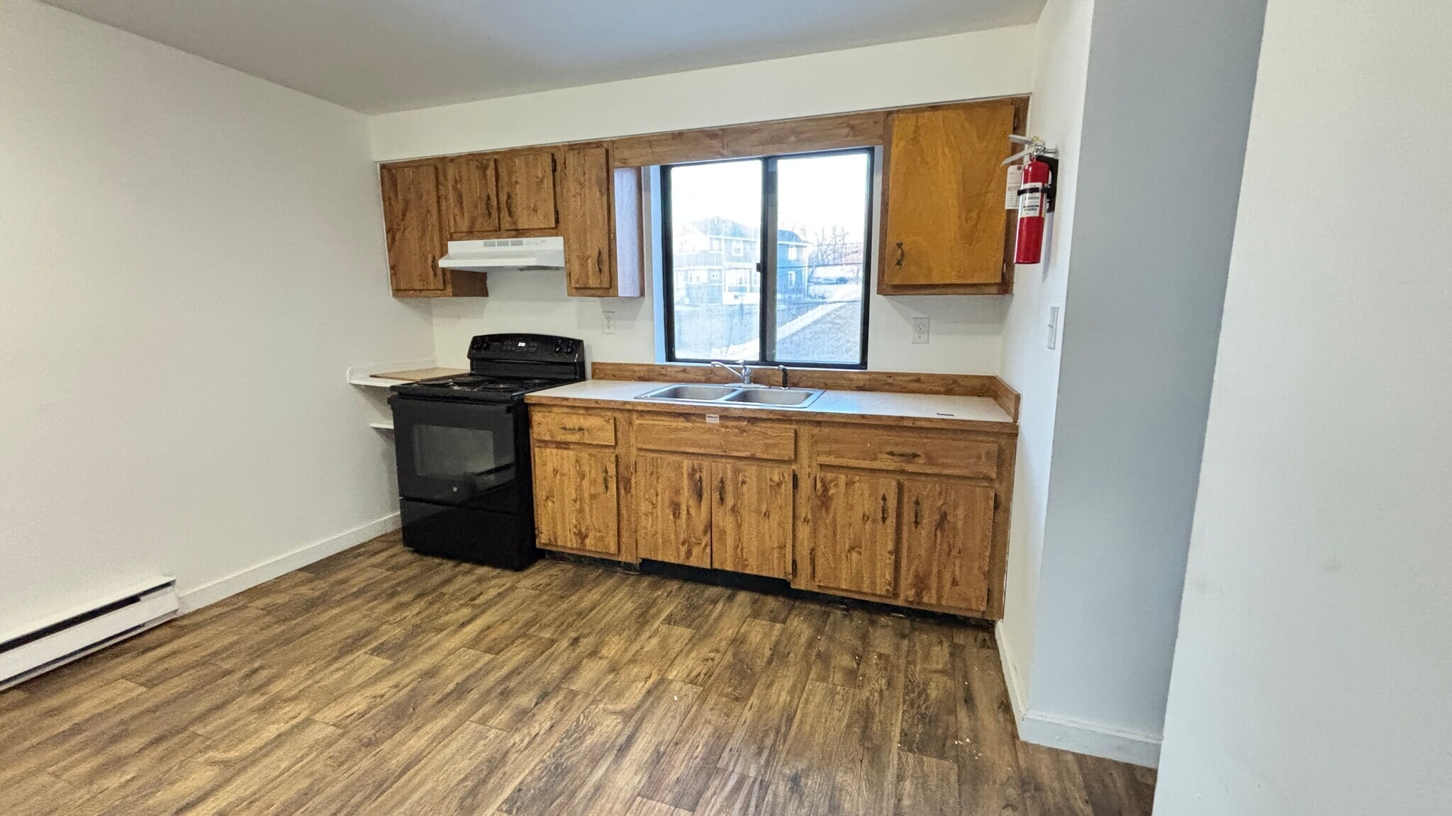 Building Photo - 6631 Chester Ave