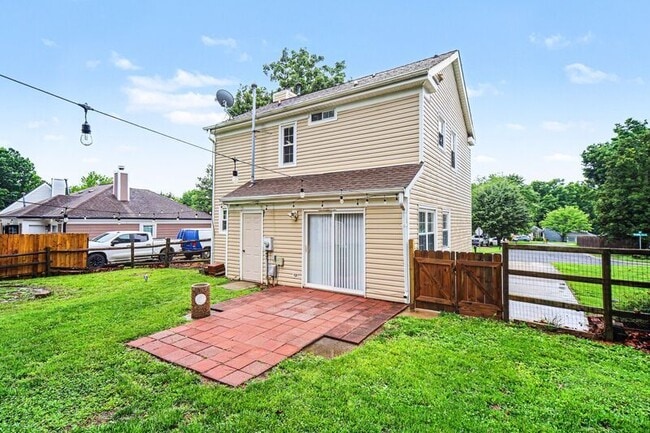 Building Photo - 7601 Swedish Ivy Ln