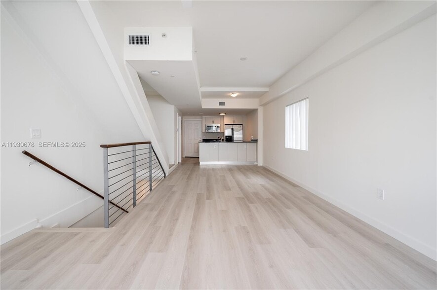 Building Photo - 1712 SW 2nd Ave