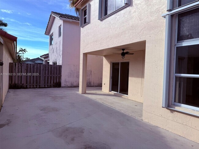 Building Photo - 15124 SW 141st Terrace