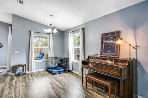 Building Photo - 5544 Peach Dr