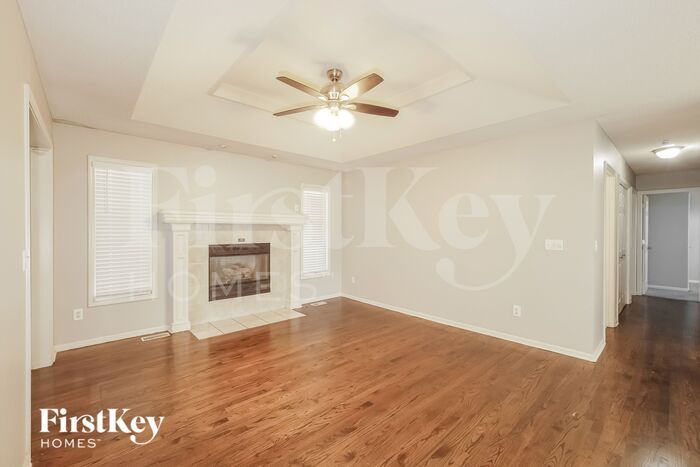Building Photo - 305 W Laredo Trail