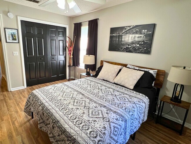 Building Photo - Charming 3-Bedroom, 2-Bath Home with Large...