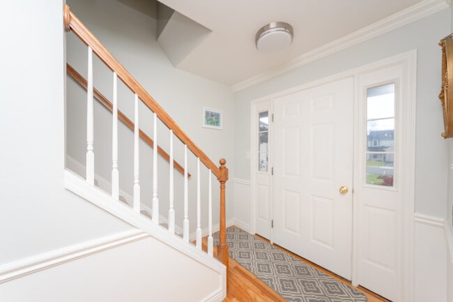 Building Photo - 127 Moorland Ct