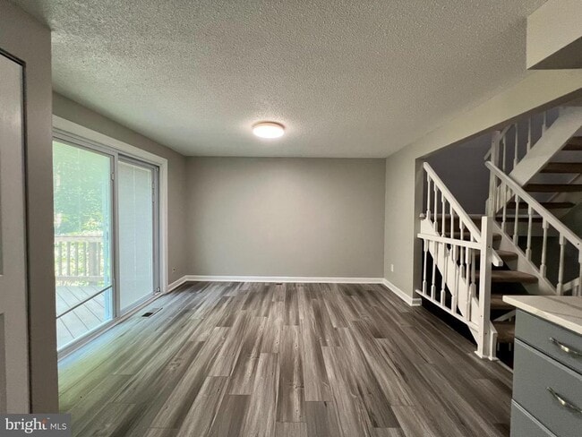 Building Photo - 8156 Dark Den Cir