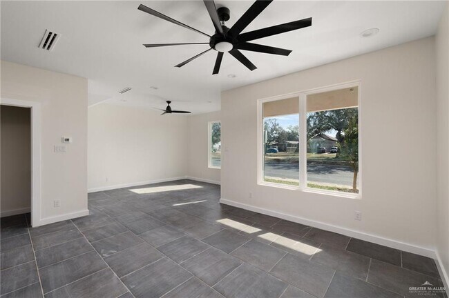 Building Photo - 914 Bicentennial Blvd