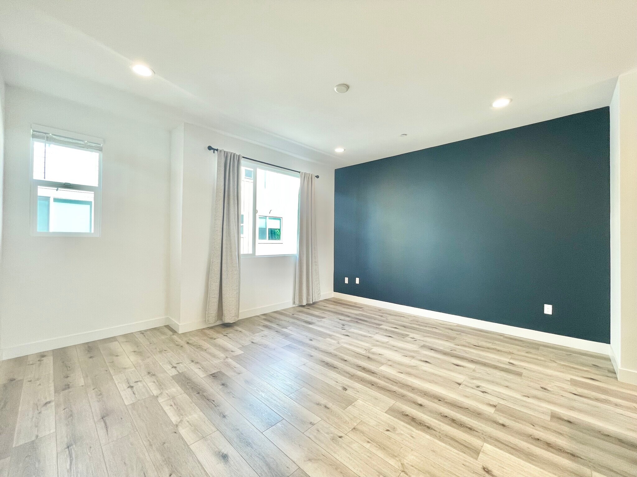 Building Photo - 2374 Filbert St