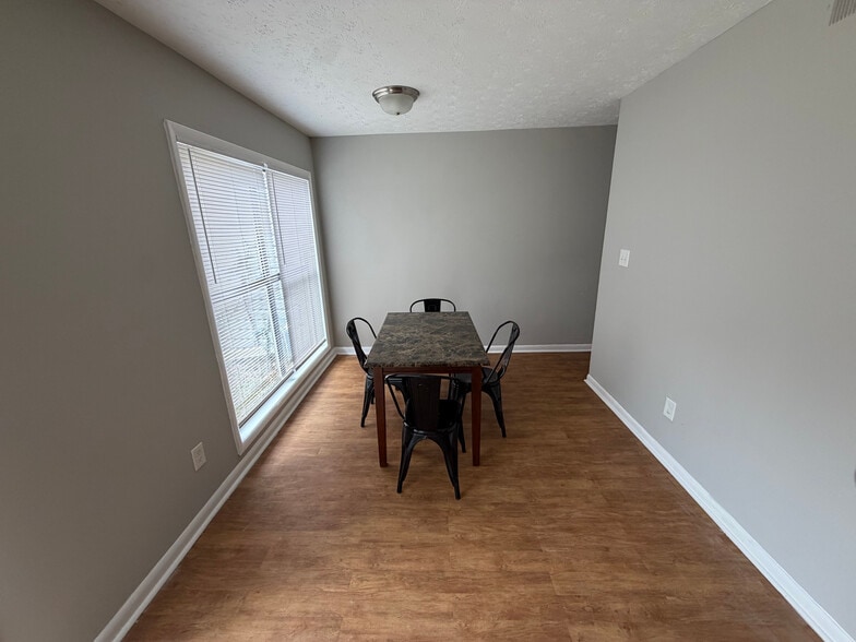 Building Photo - Room in Townhome on Governors Dr