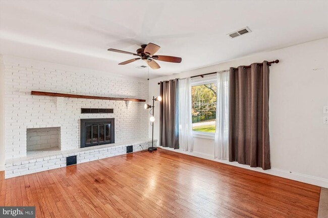 Building Photo - 1506 Widows Mite Rd