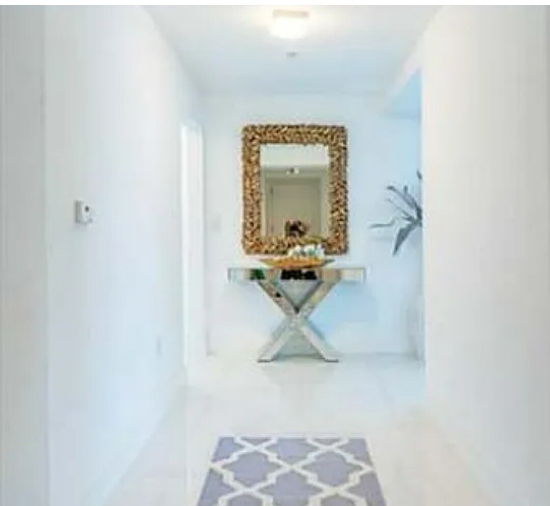 Convenient entrance hall. - 1900 N Bayshore Dr