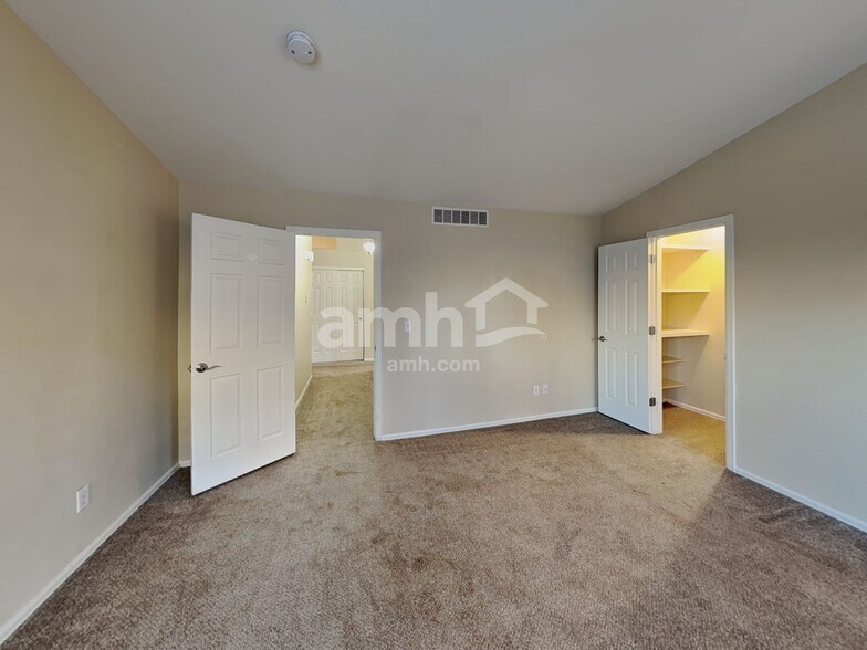 Building Photo - 6719 E 129th Pl