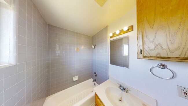 Building Photo - 13038-13040 4th St