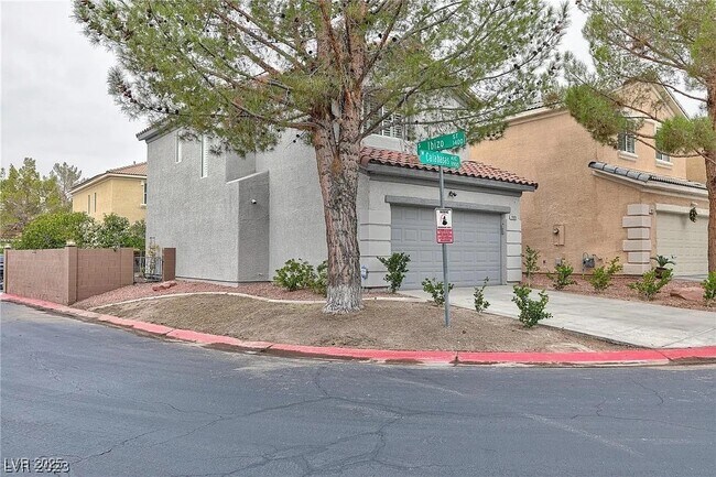 Building Photo - 9909 Calabasas Ave