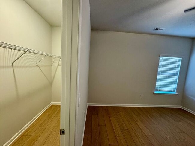 Building Photo - MOVE IN SPECIAL-FENCED YARD-NEW CONSTRUCTION