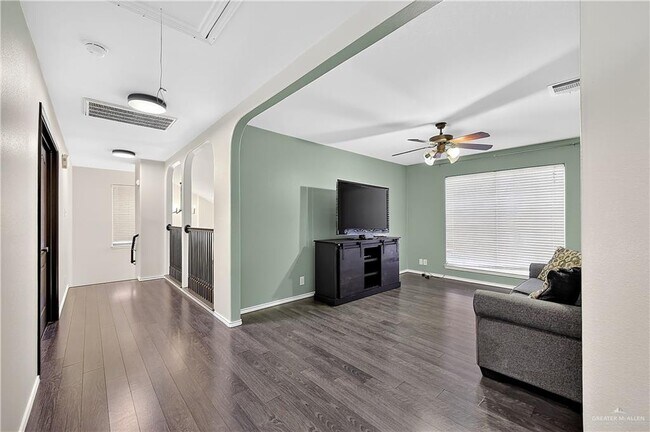 Building Photo - 33 Santa Fabiola St