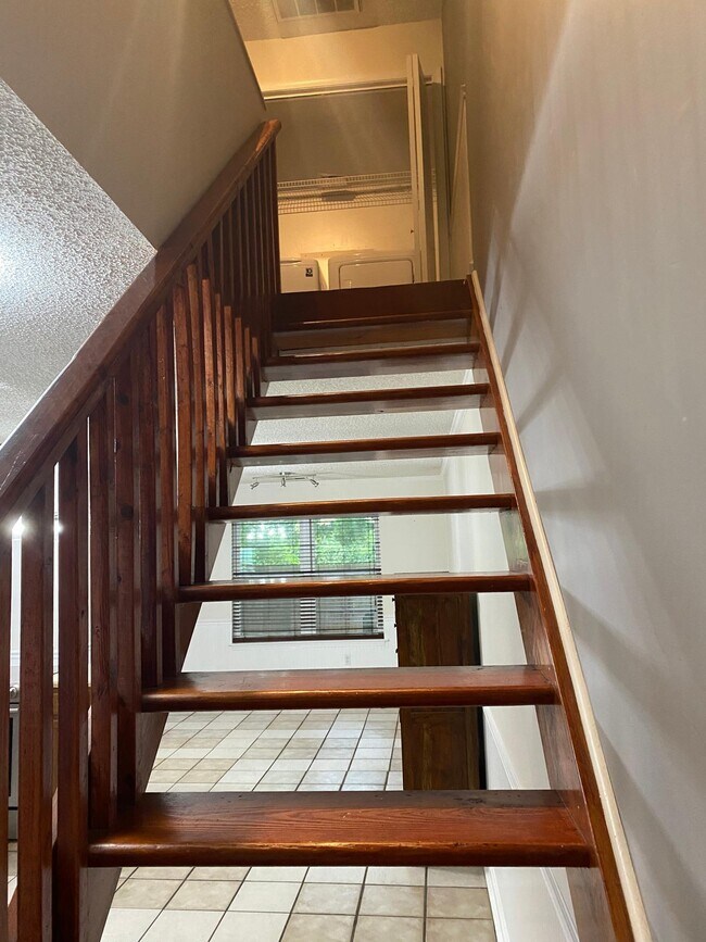 Building Photo - 2305 MERL CIRCLE