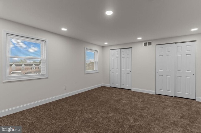 Building Photo - 12400 Medford Rd