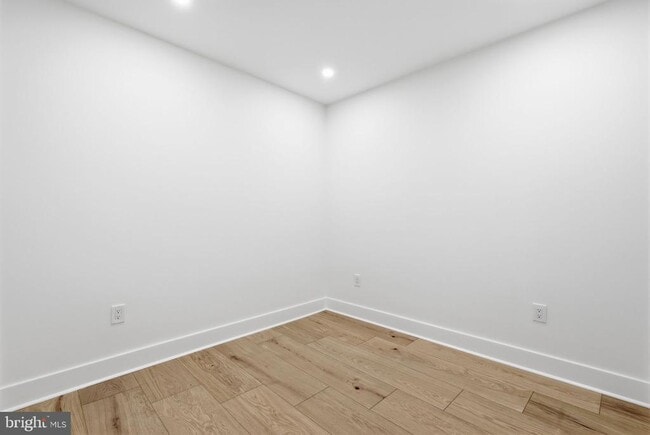 Building Photo - 147 Jones St