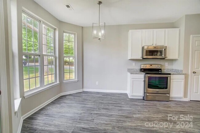 Building Photo - 9839 Brawley Ln